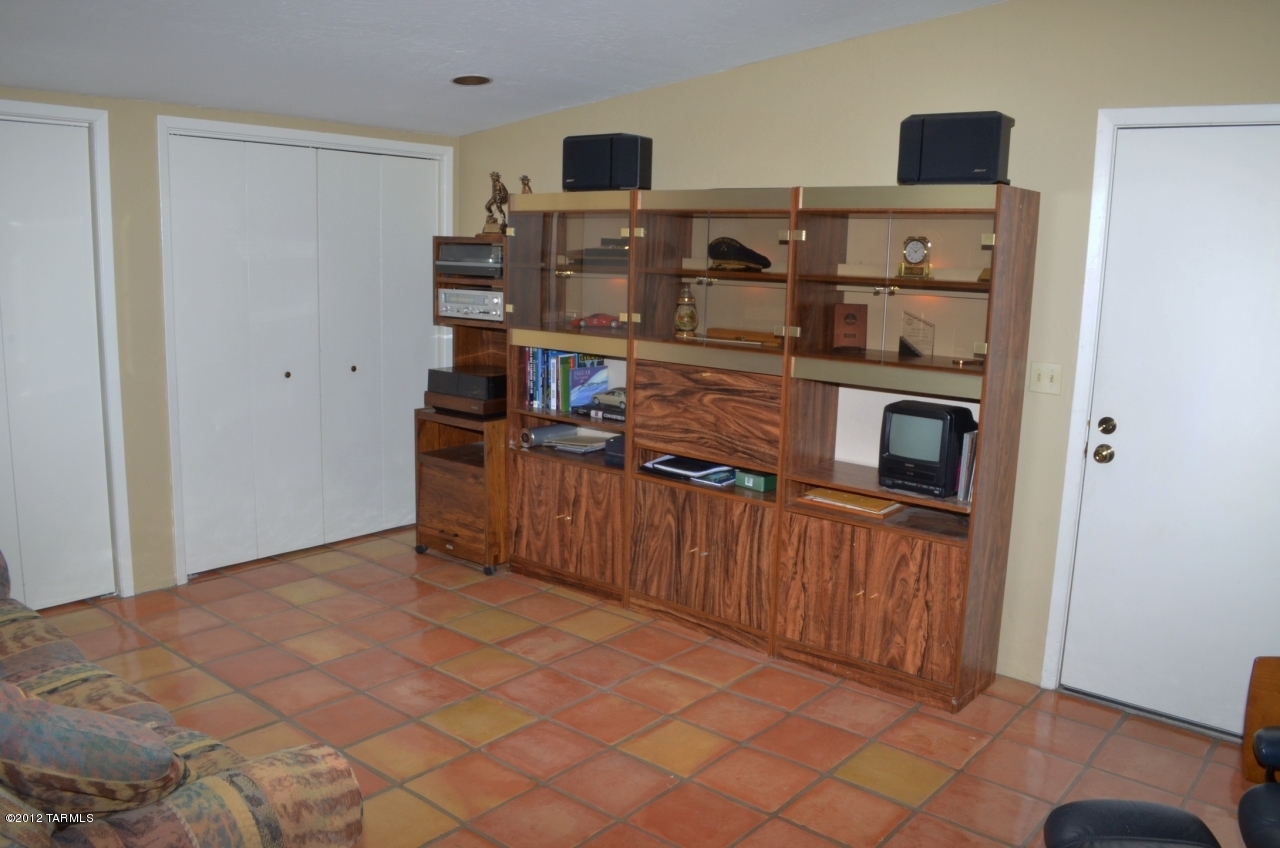 1641 W Chapala Drive