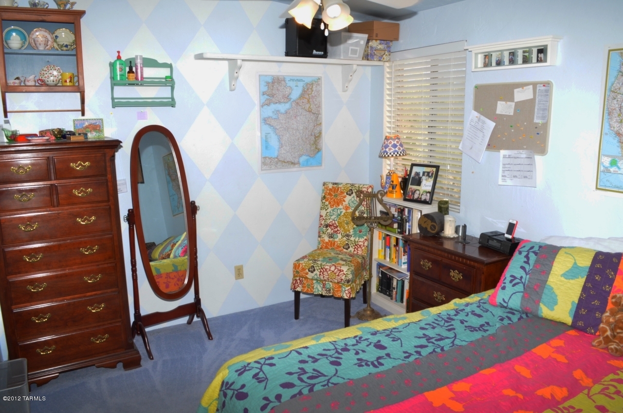 1641 W Chapala Drive