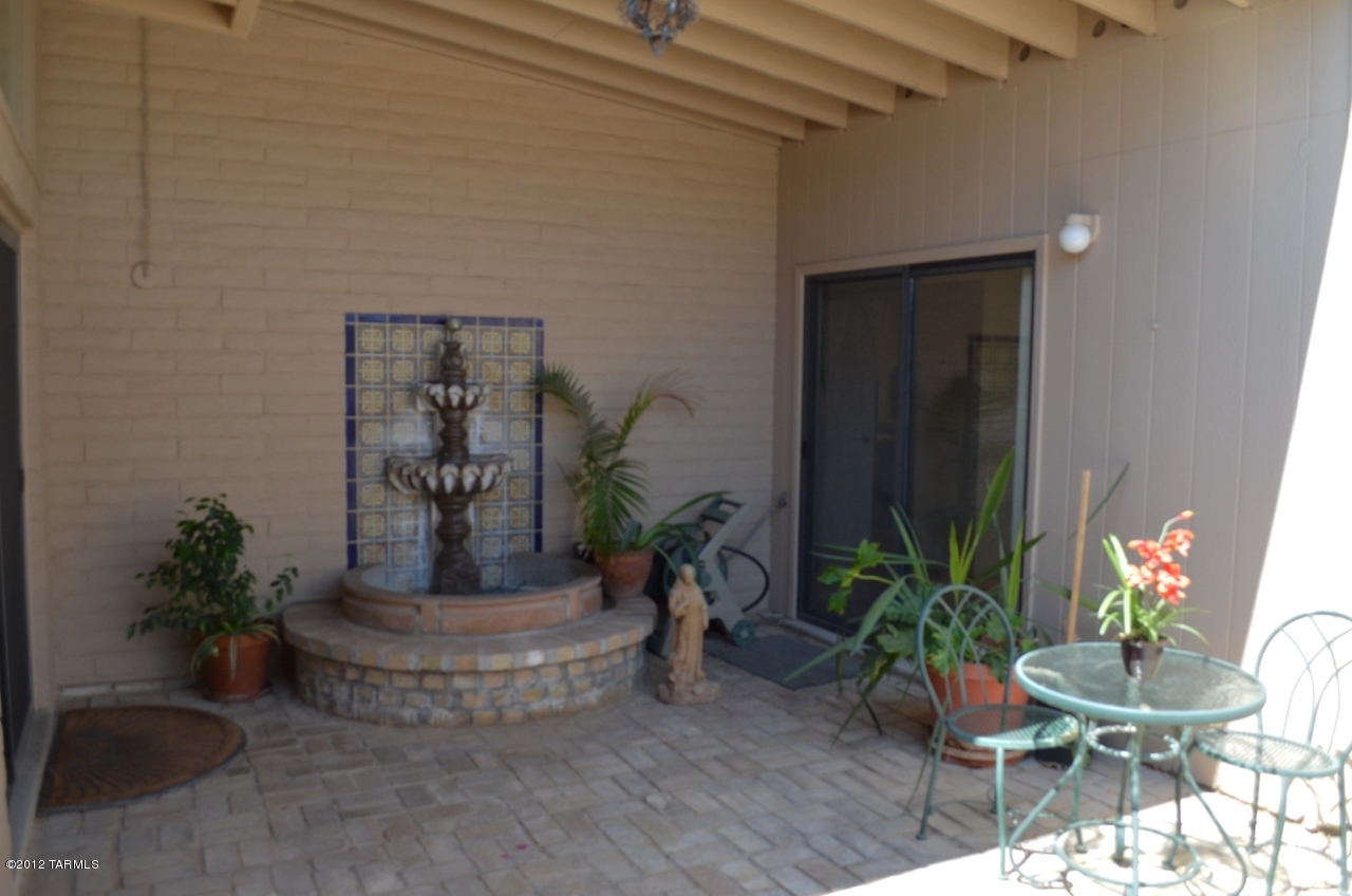 1641 W Chapala Drive