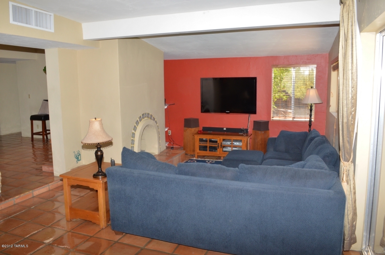 1641 W Chapala Drive