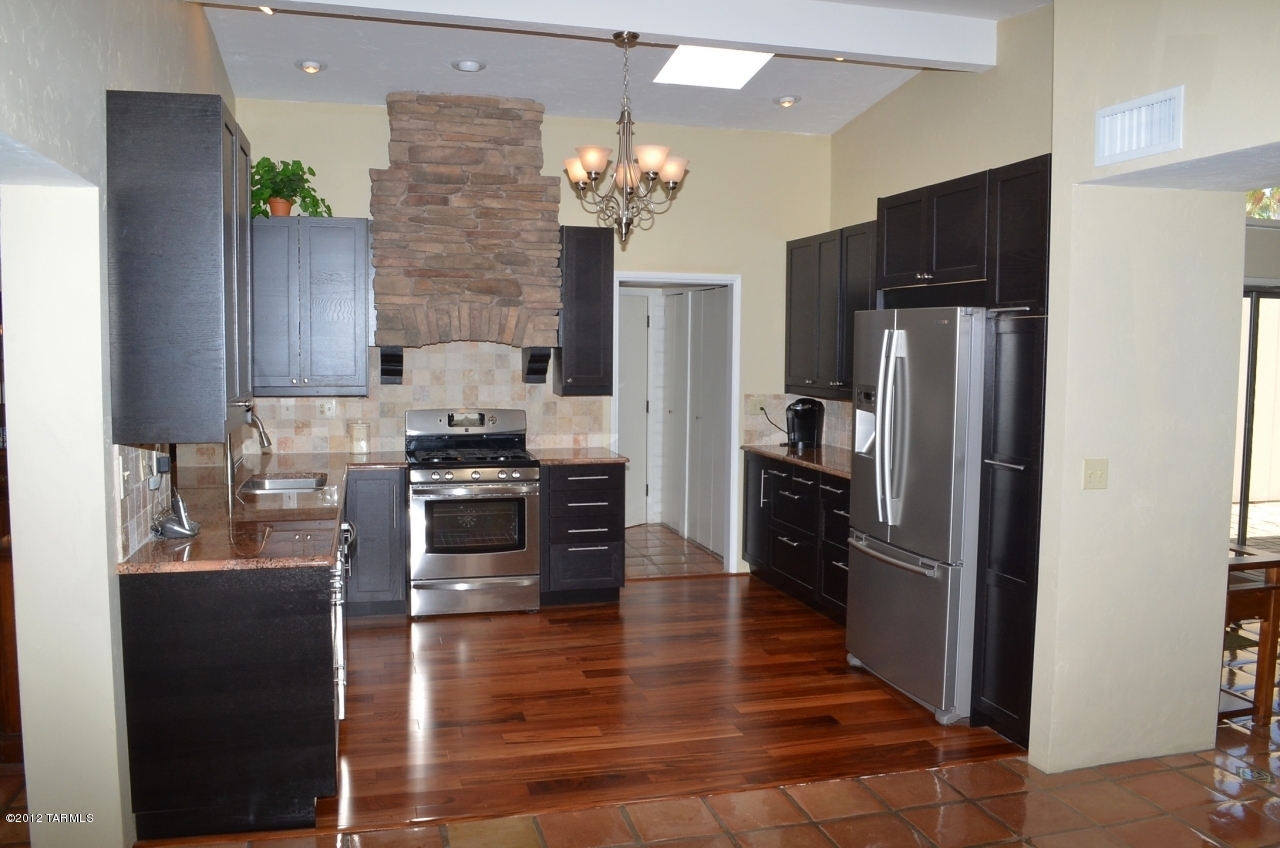 1641 W Chapala Drive