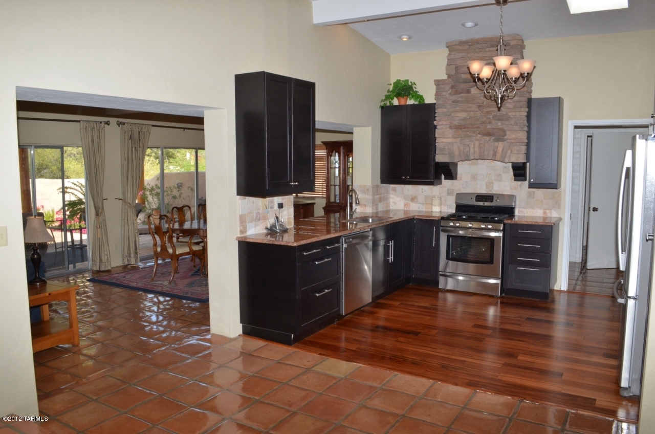 1641 W Chapala Drive