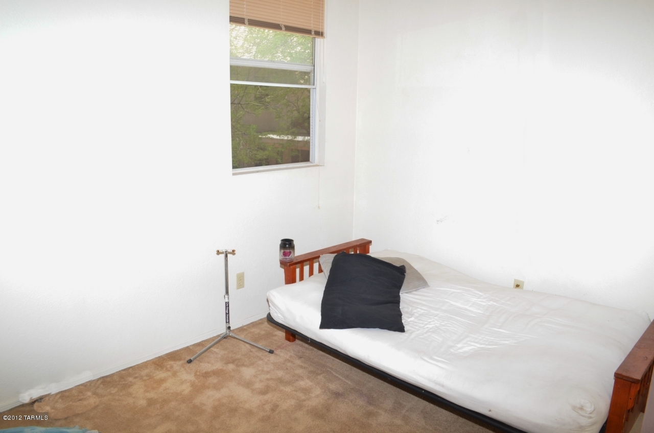 3741 W Redfield Lane