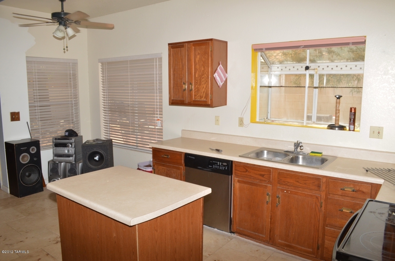 3741 W Redfield Lane