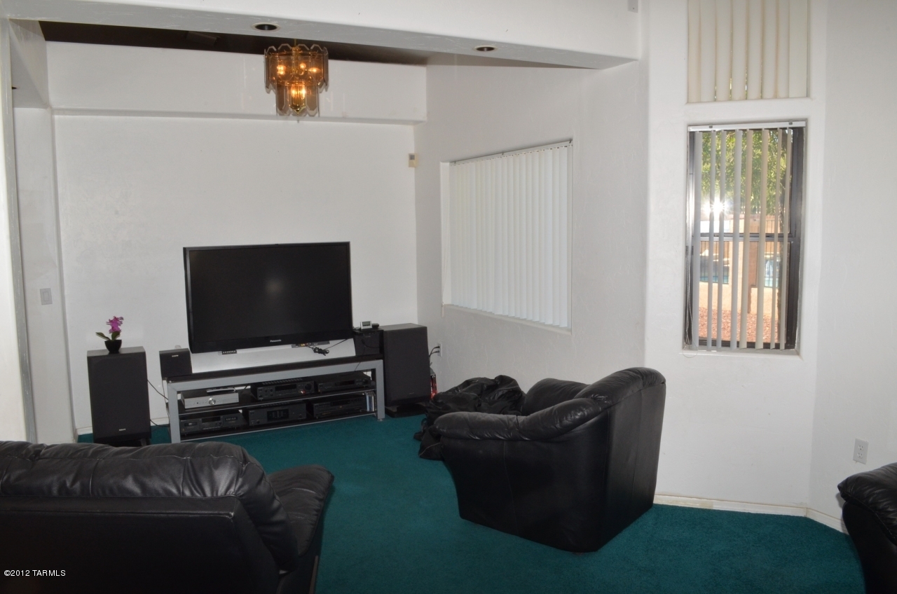 870 N Windbell Circle