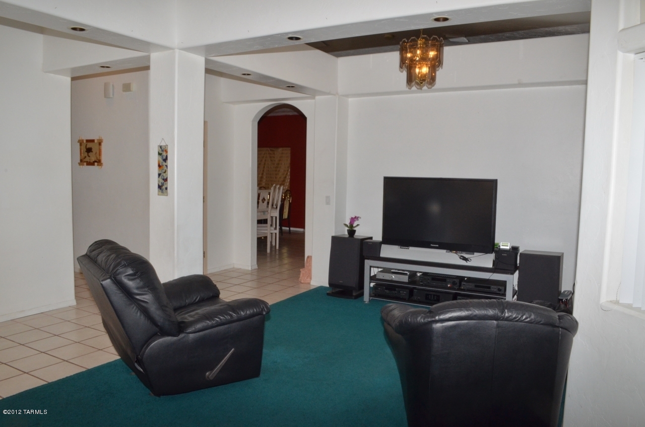 870 N Windbell Circle