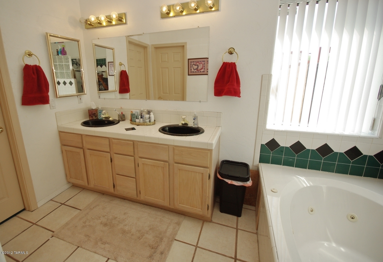 870 N Windbell Circle