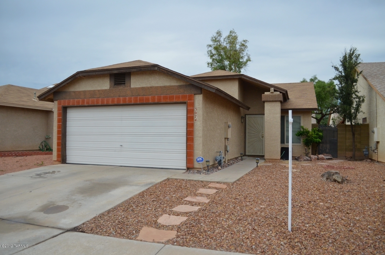 3074 W Camino Fresco