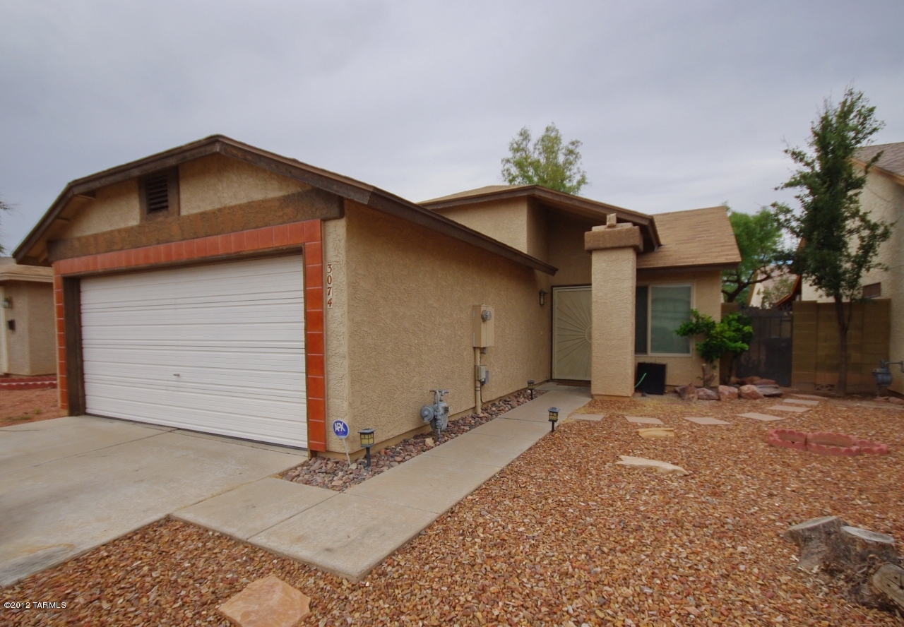 3074 W Camino Fresco