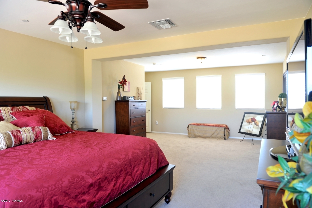 12407 N Wing Shadow Lane