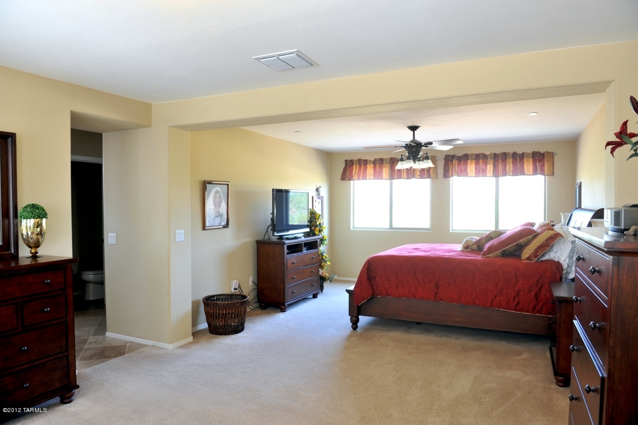 12407 N Wing Shadow Lane