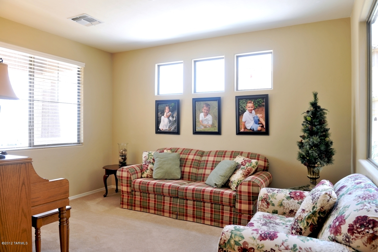 12407 N Wing Shadow Lane