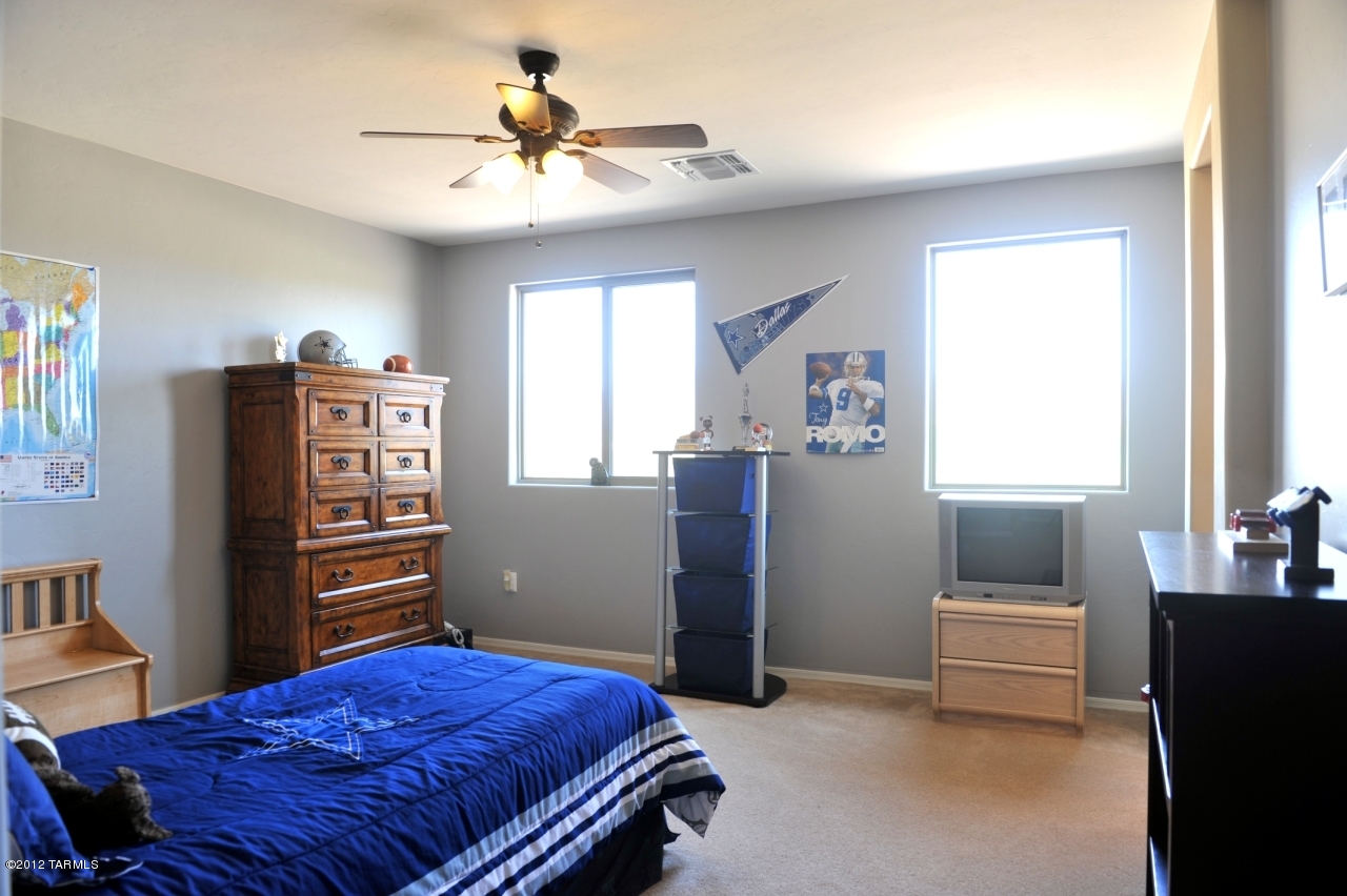 12407 N Wing Shadow Lane