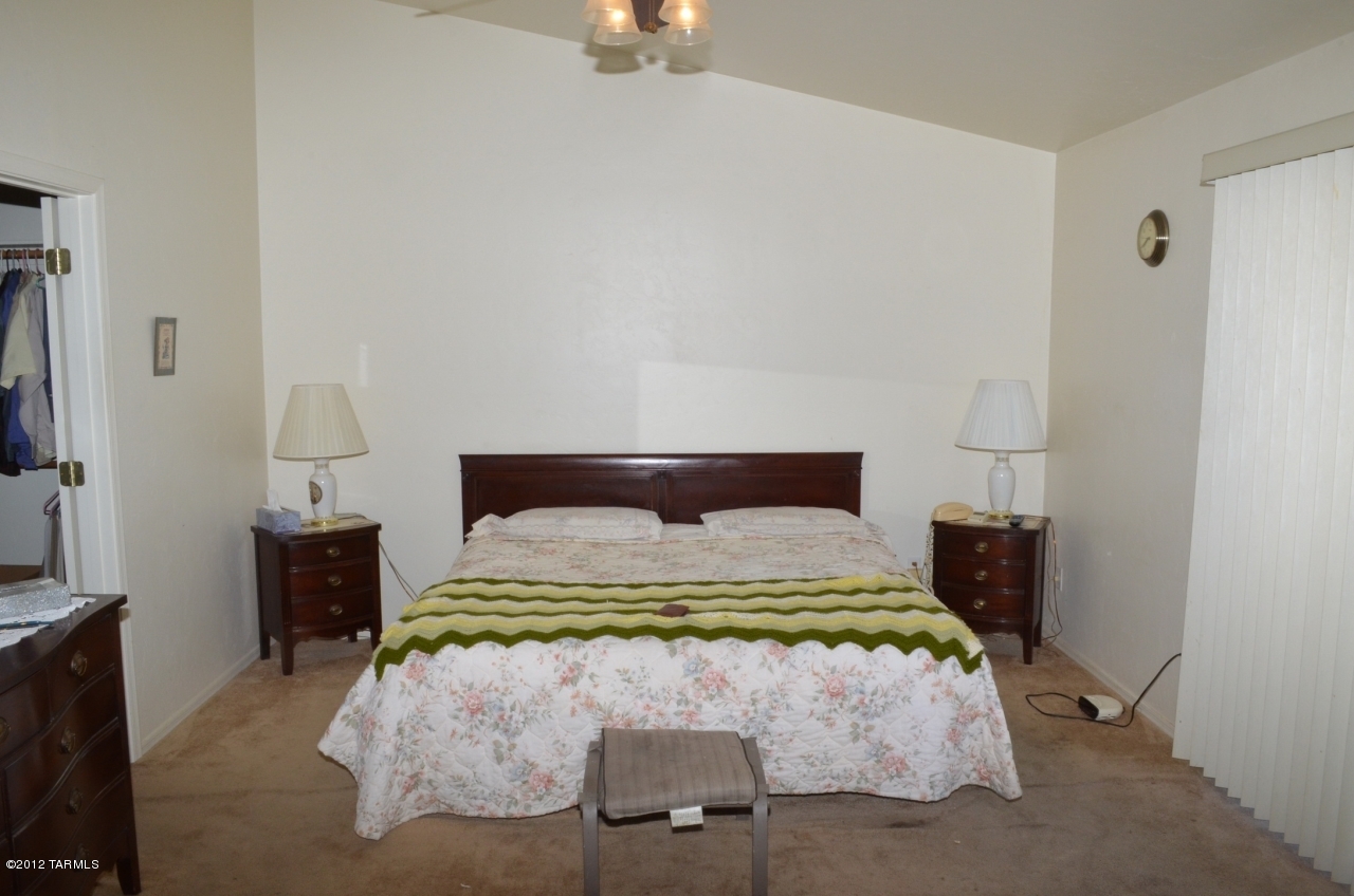 7026 W Resthaven Place