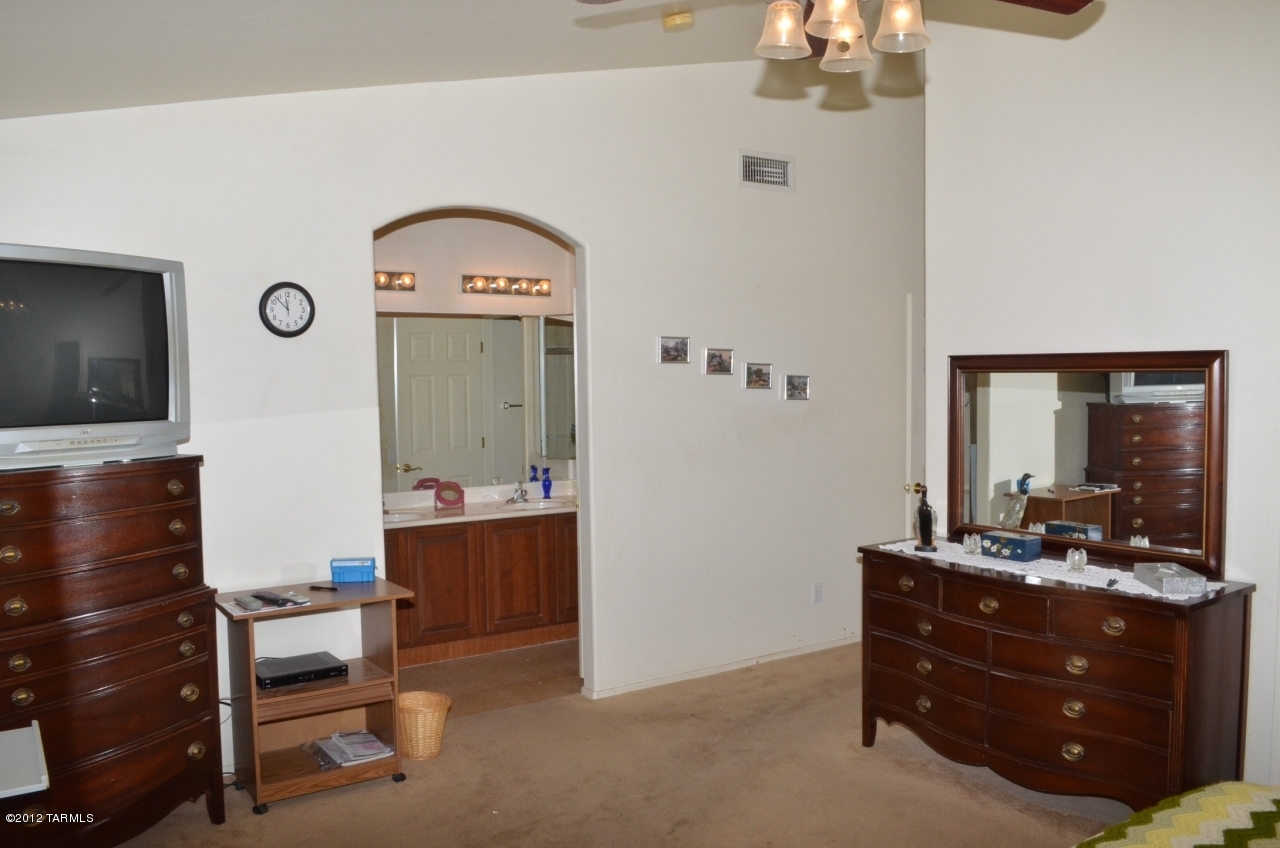 7026 W Resthaven Place