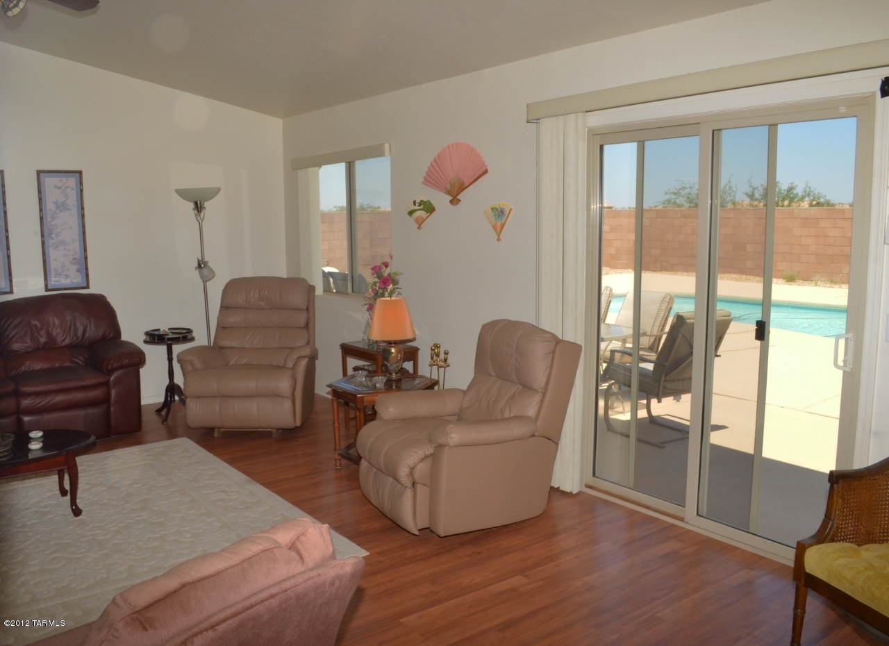 7026 W Resthaven Place