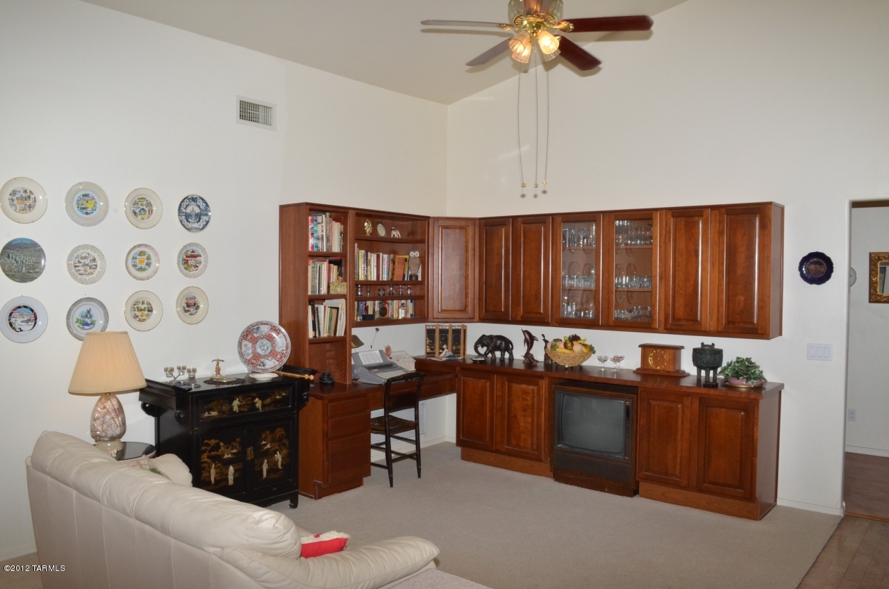 7026 W Resthaven Place