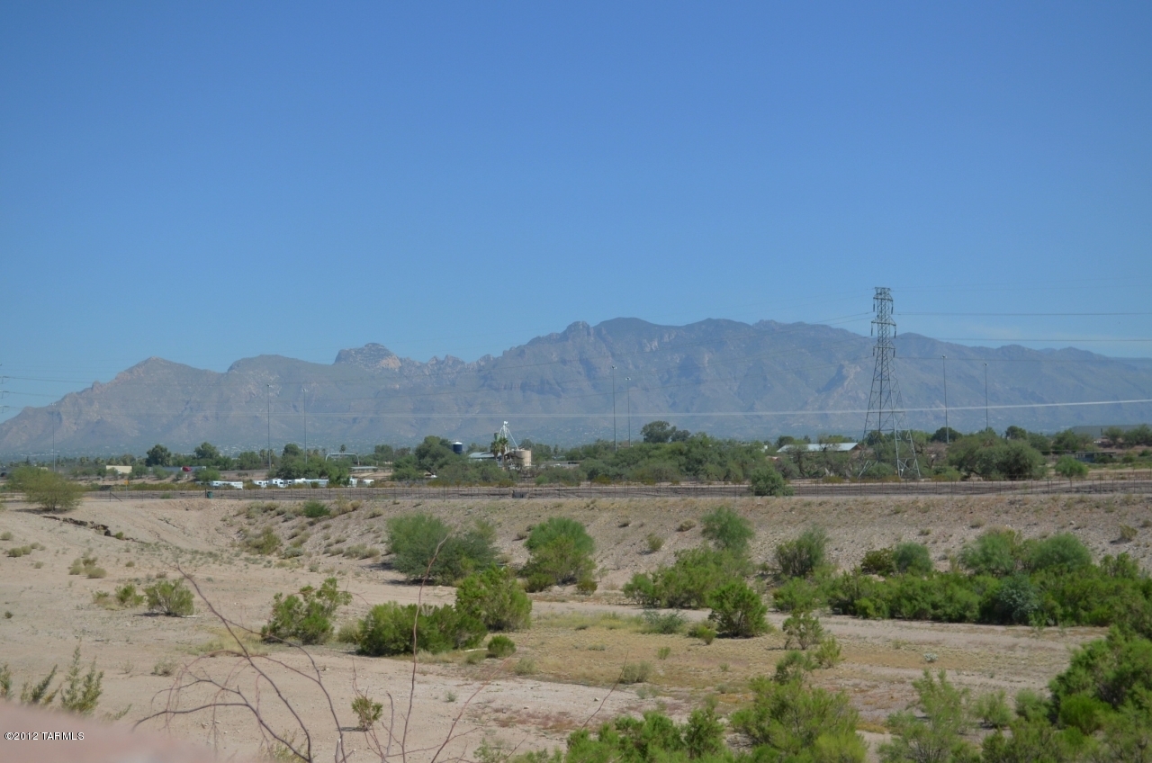 2814 N Silver Island Way