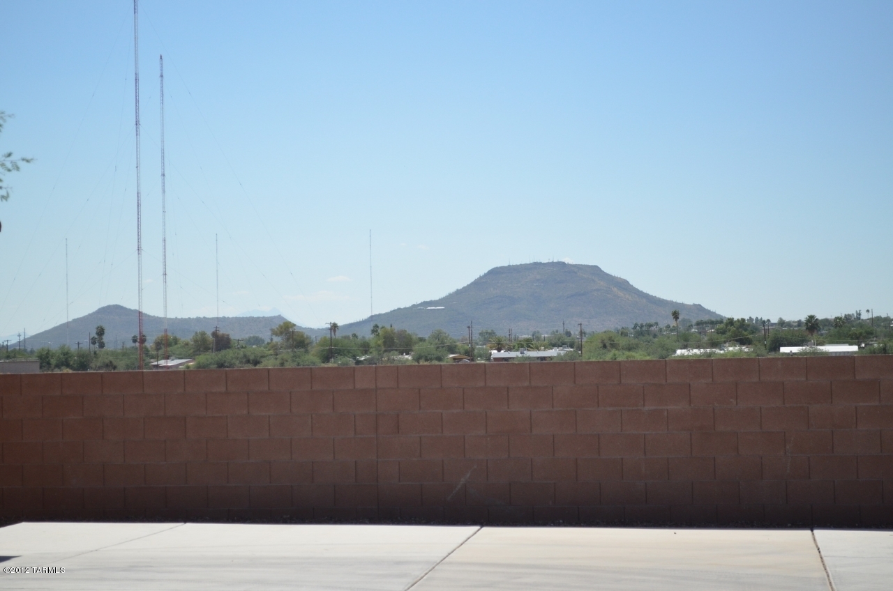 2814 N Silver Island Way