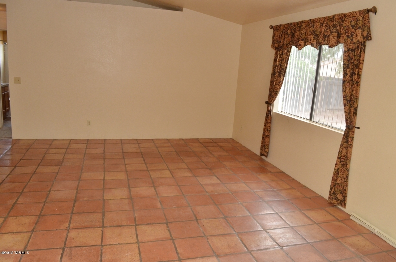 2835 W Sandbrook Lane