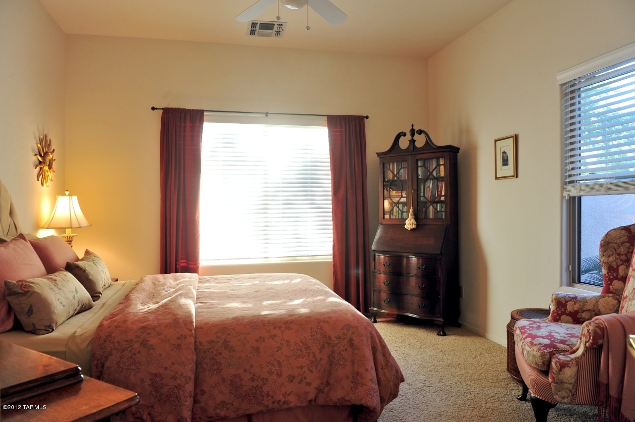 13826 N Silvercreek Place