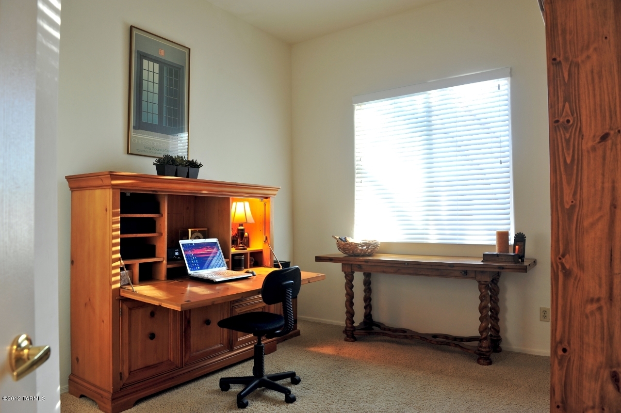 13826 N Silvercreek Place