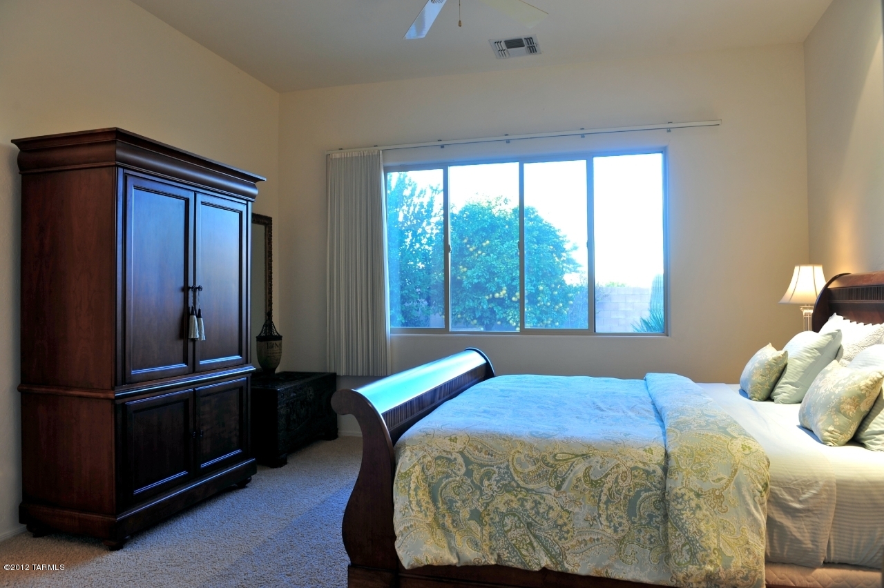 13826 N Silvercreek Place