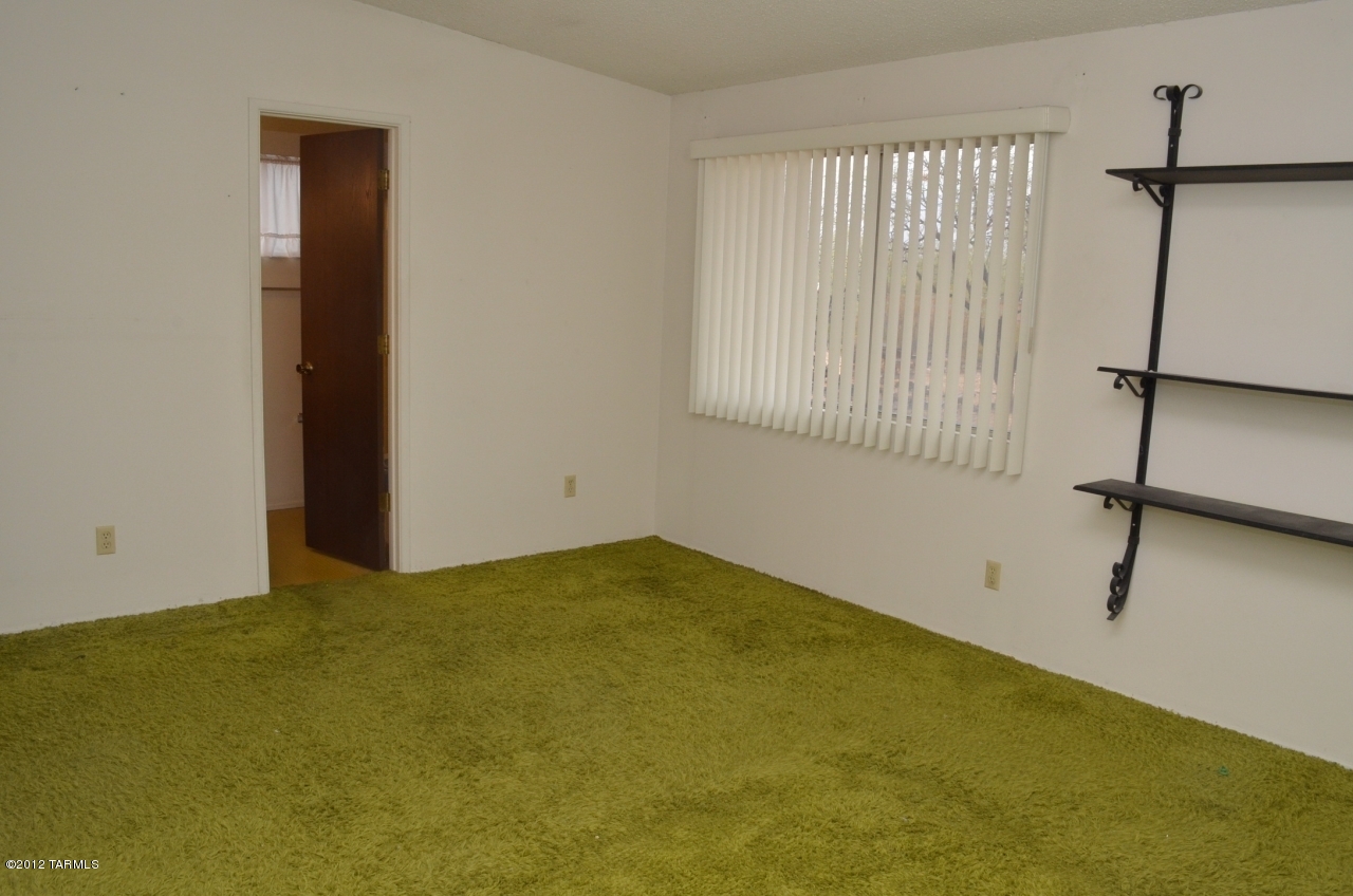 8945 E Indian Canyon Road