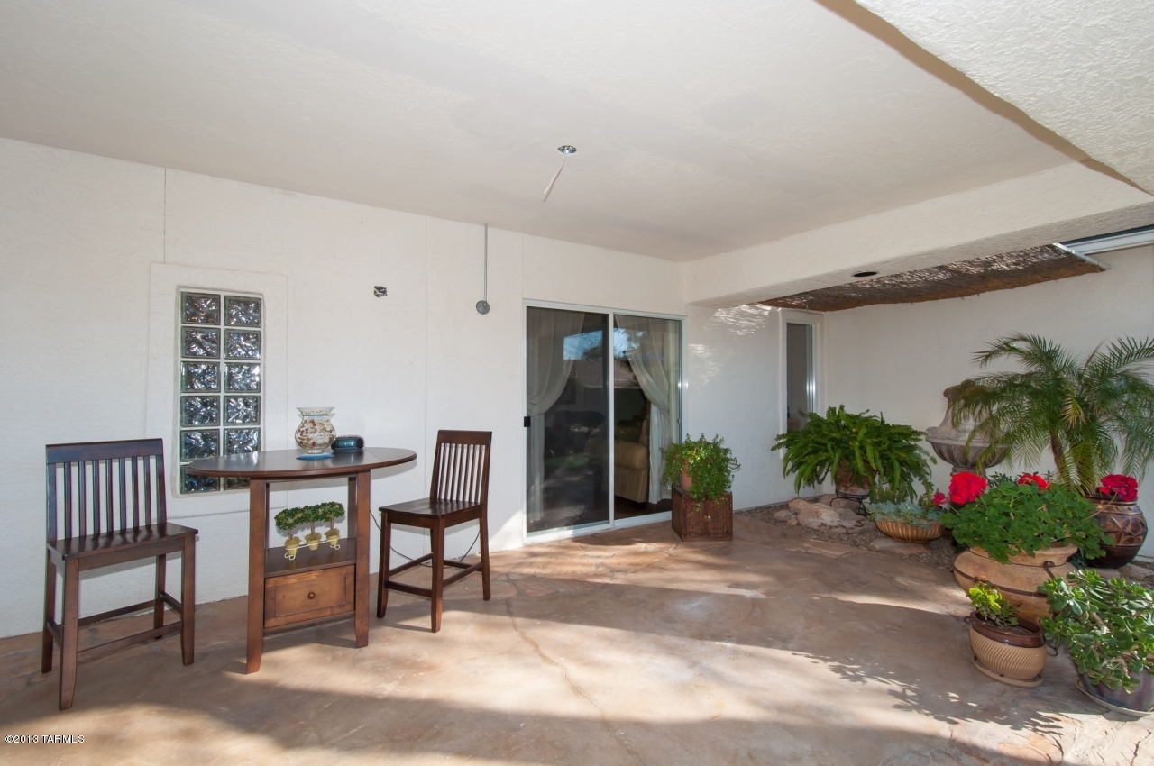 2591 W Camino De La Joya