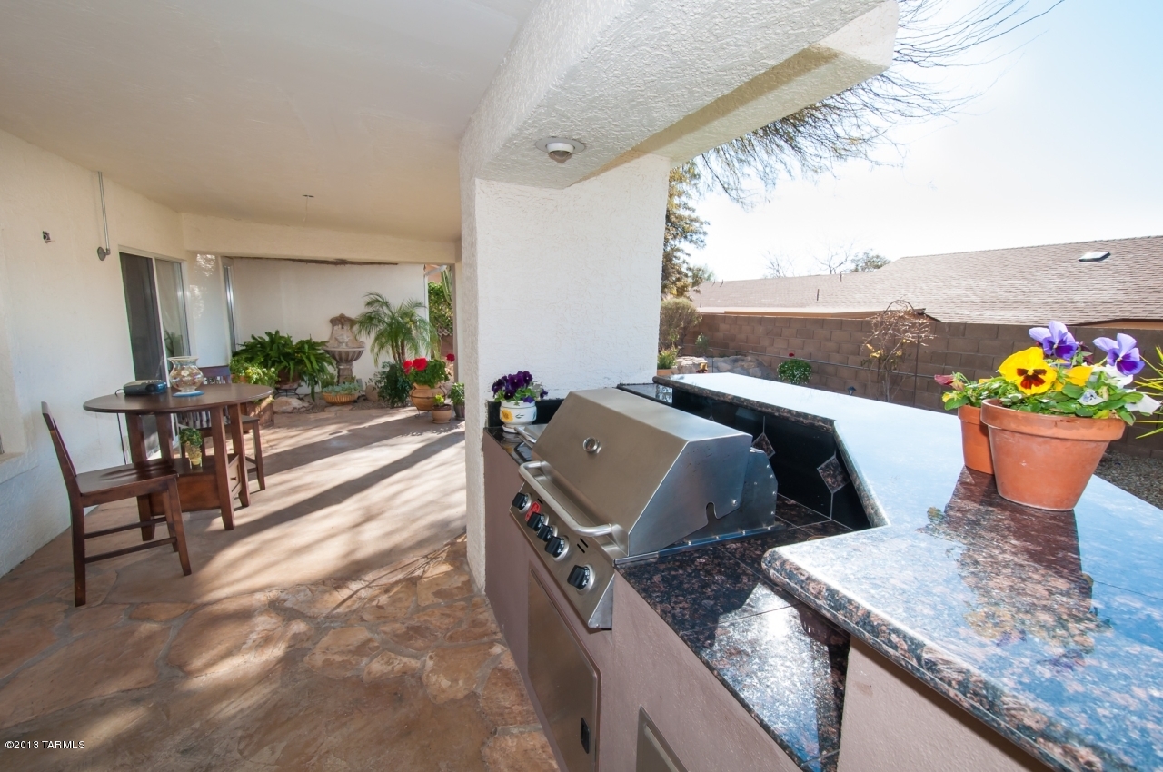 2591 W Camino De La Joya