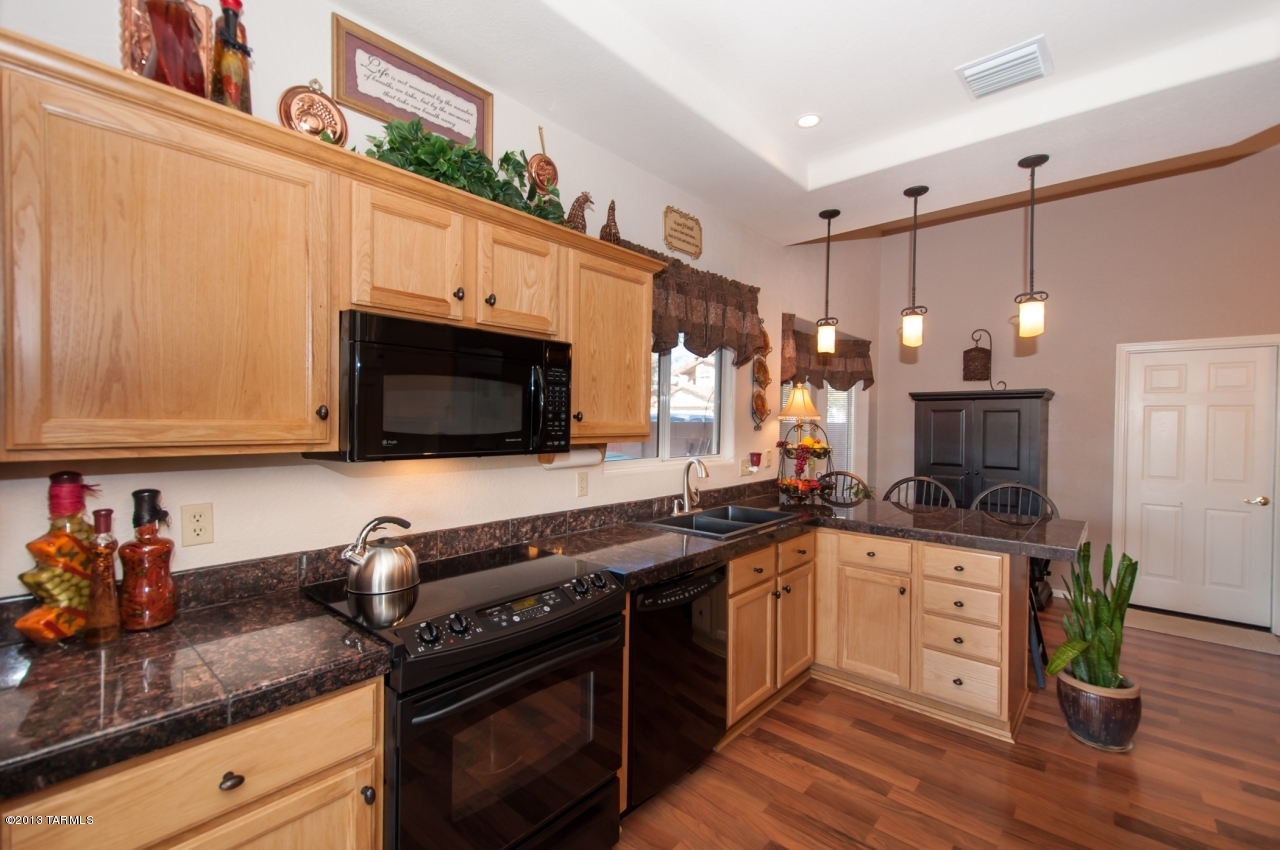 2591 W Camino De La Joya