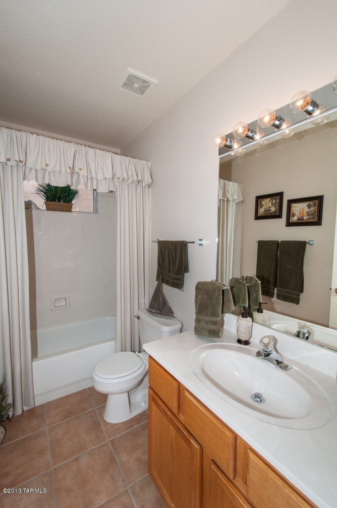 2591 W Camino De La Joya