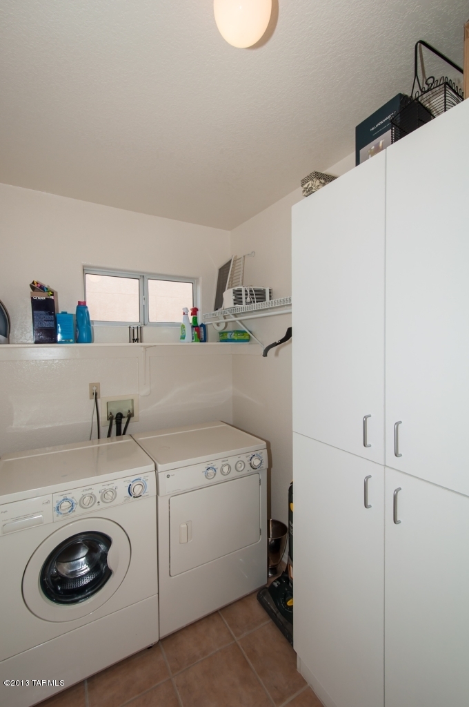 2591 W Camino De La Joya