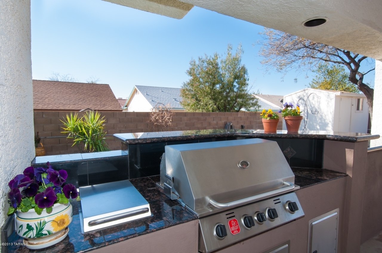 2591 W Camino De La Joya