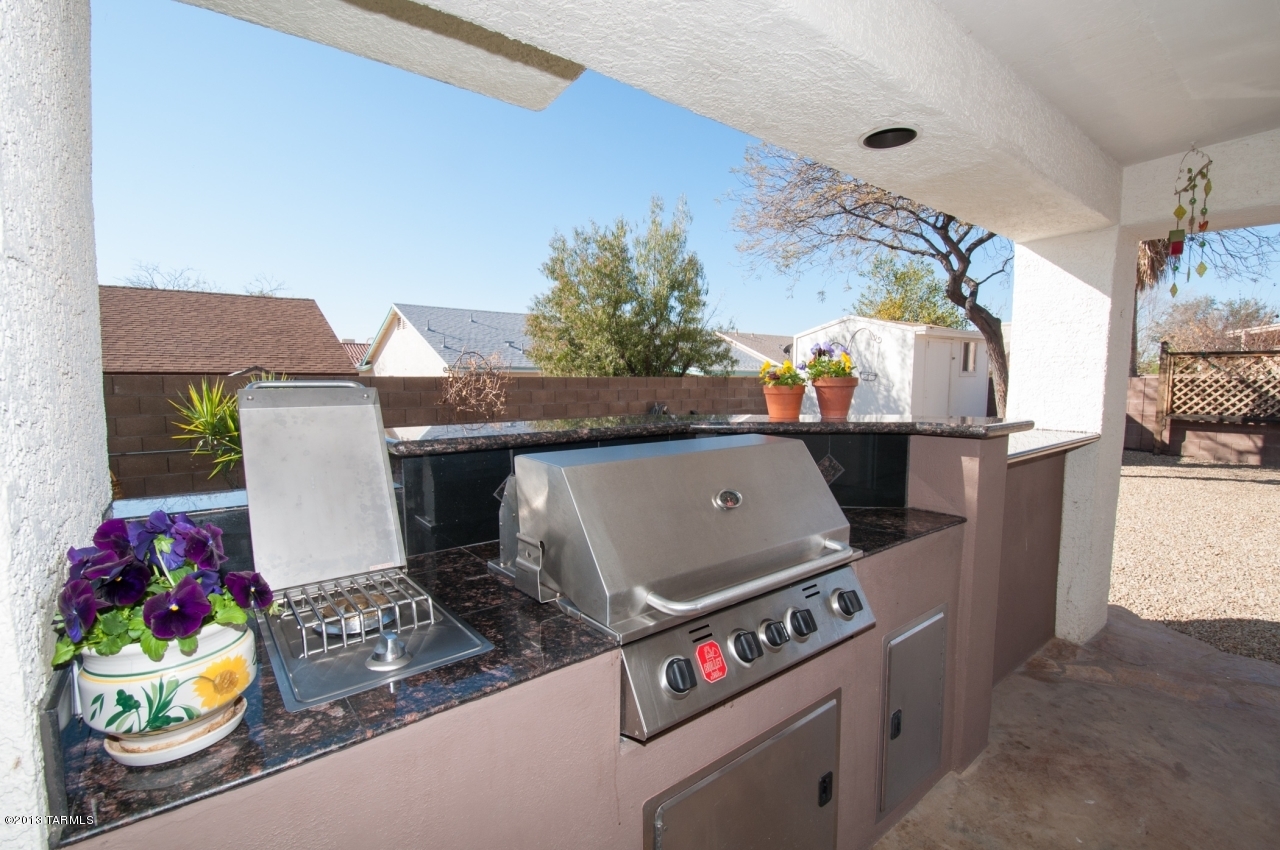 2591 W Camino De La Joya