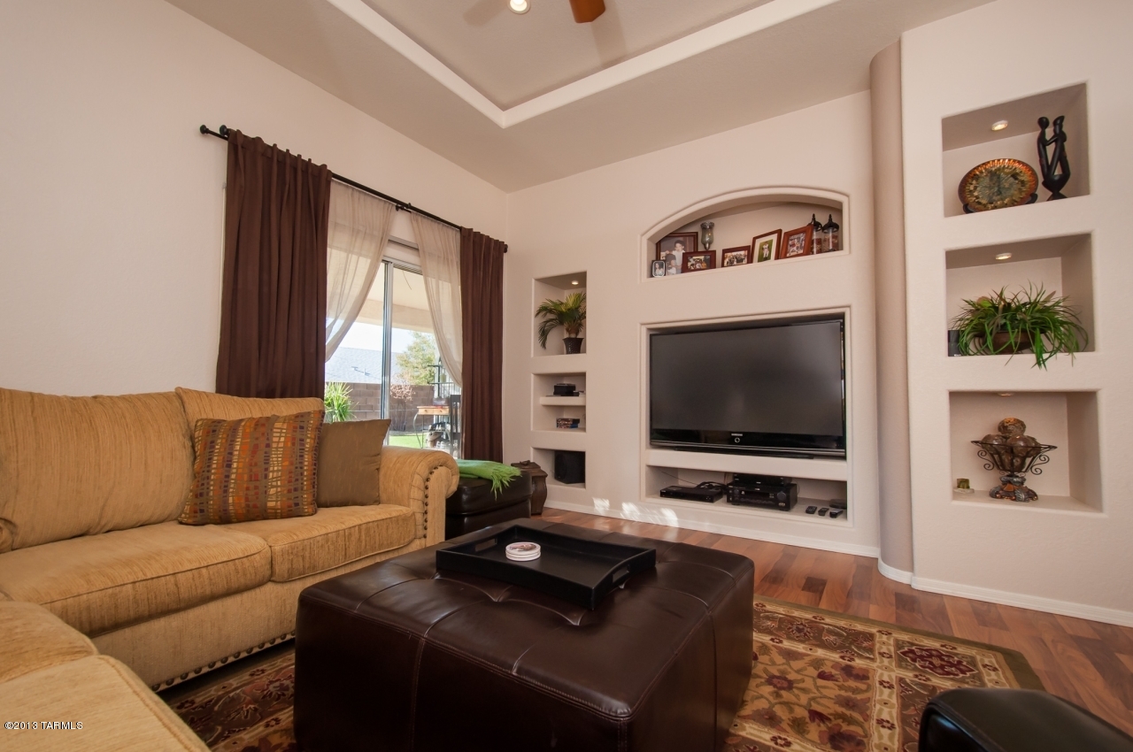 2591 W Camino De La Joya