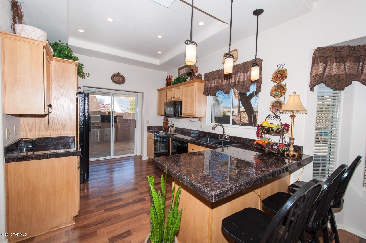 2591 W Camino De La Joya