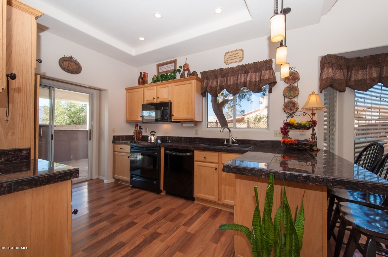 2591 W Camino De La Joya