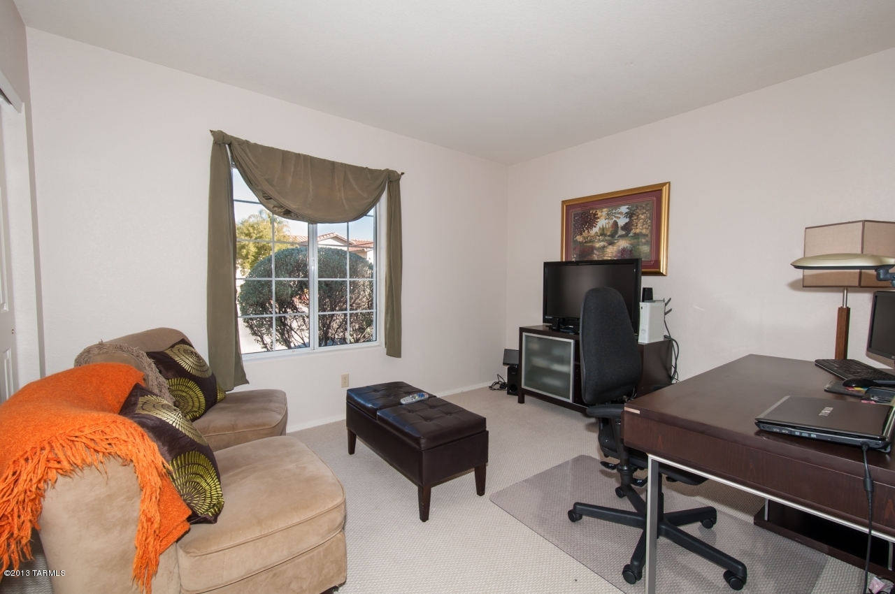 2591 W Camino De La Joya