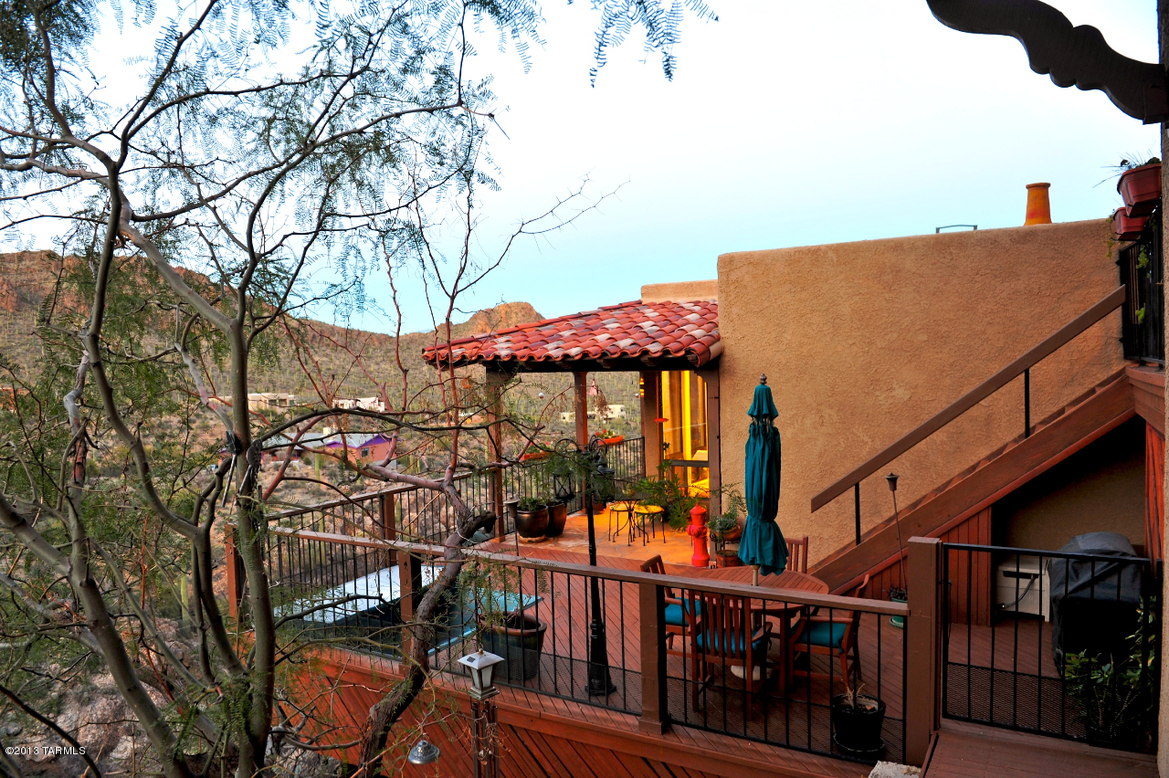 6415 W Lost Canyon Drive