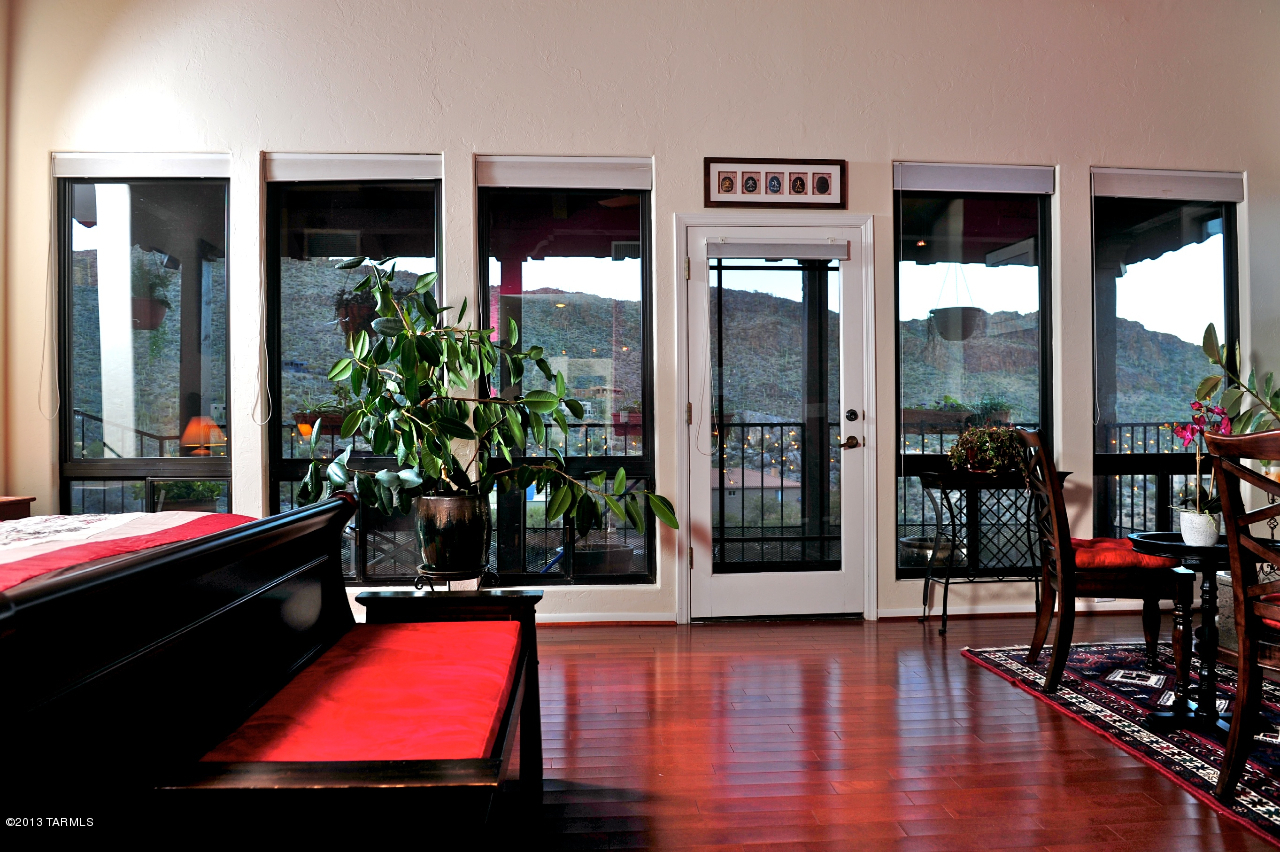 6415 W Lost Canyon Drive