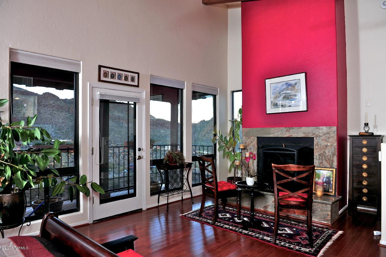 6415 W Lost Canyon Drive