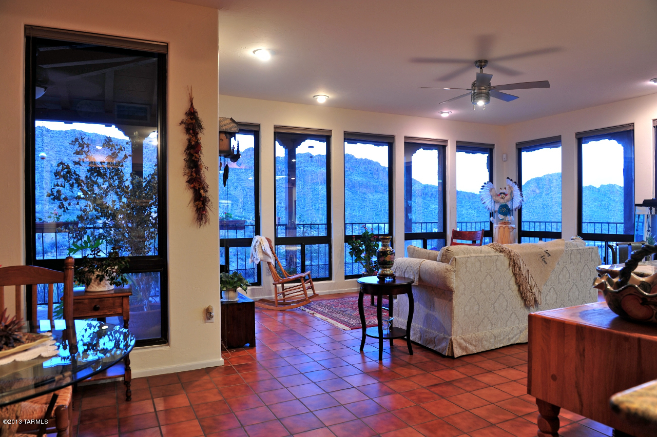 6415 W Lost Canyon Drive