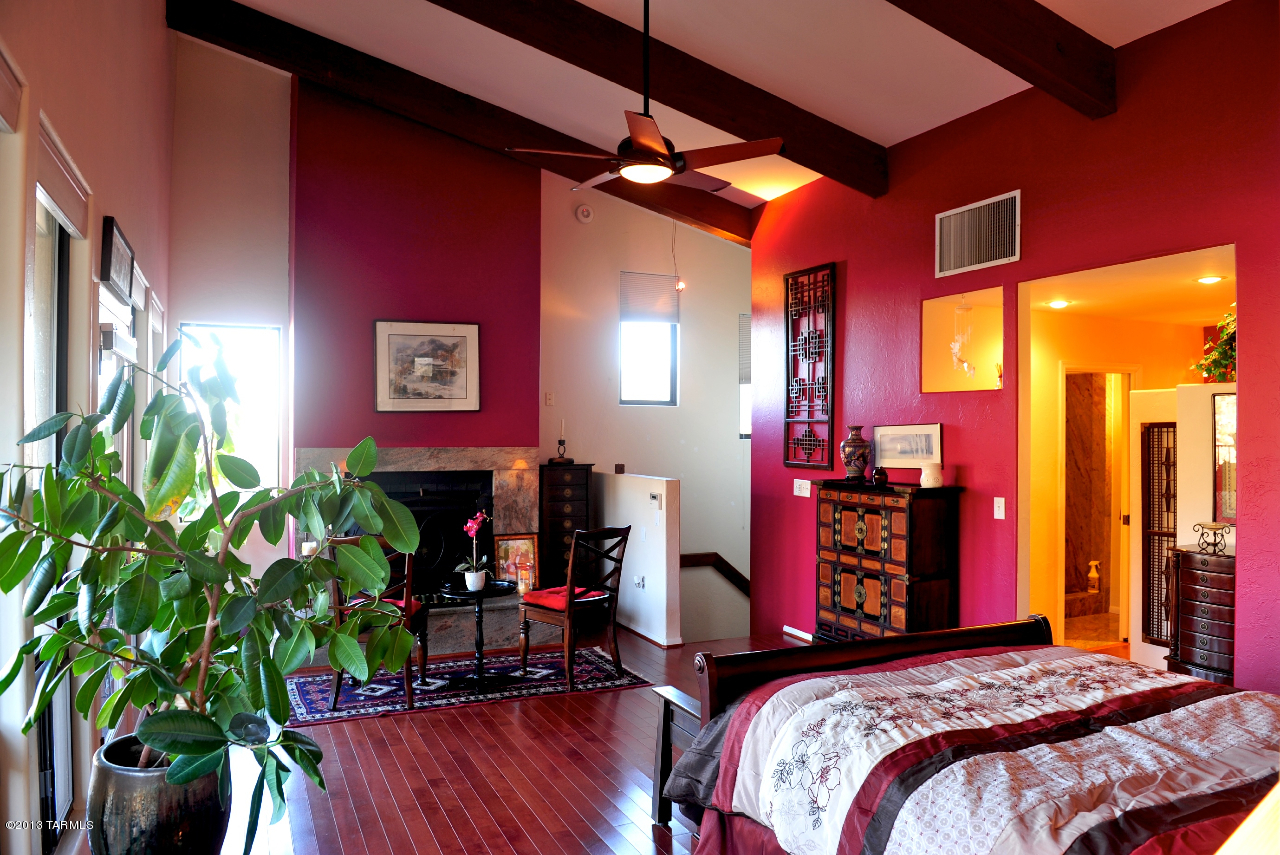 6415 W Lost Canyon Drive