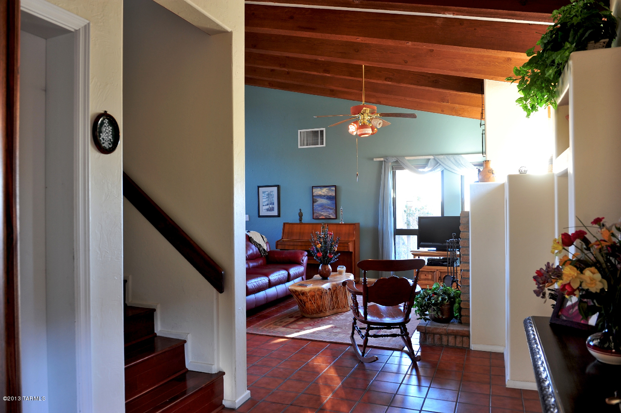 6415 W Lost Canyon Drive