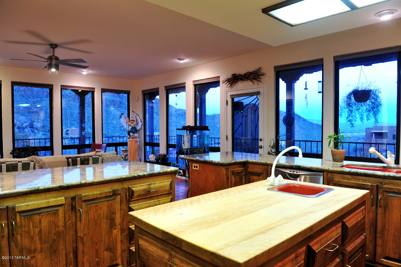 6415 W Lost Canyon Drive