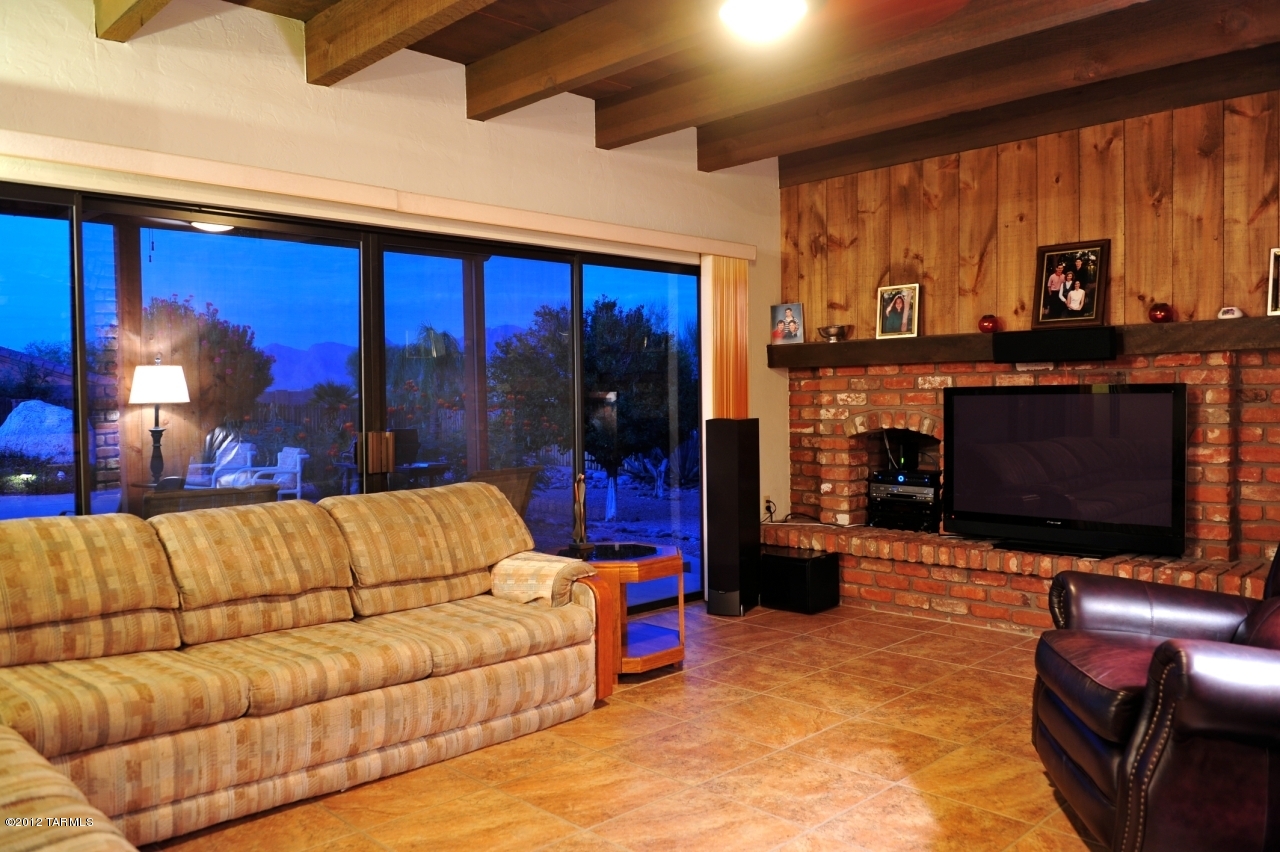 2990 W Camino Claveles