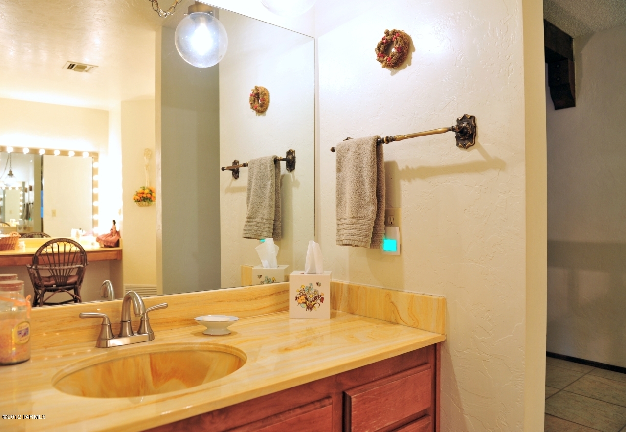 2990 W Camino Claveles