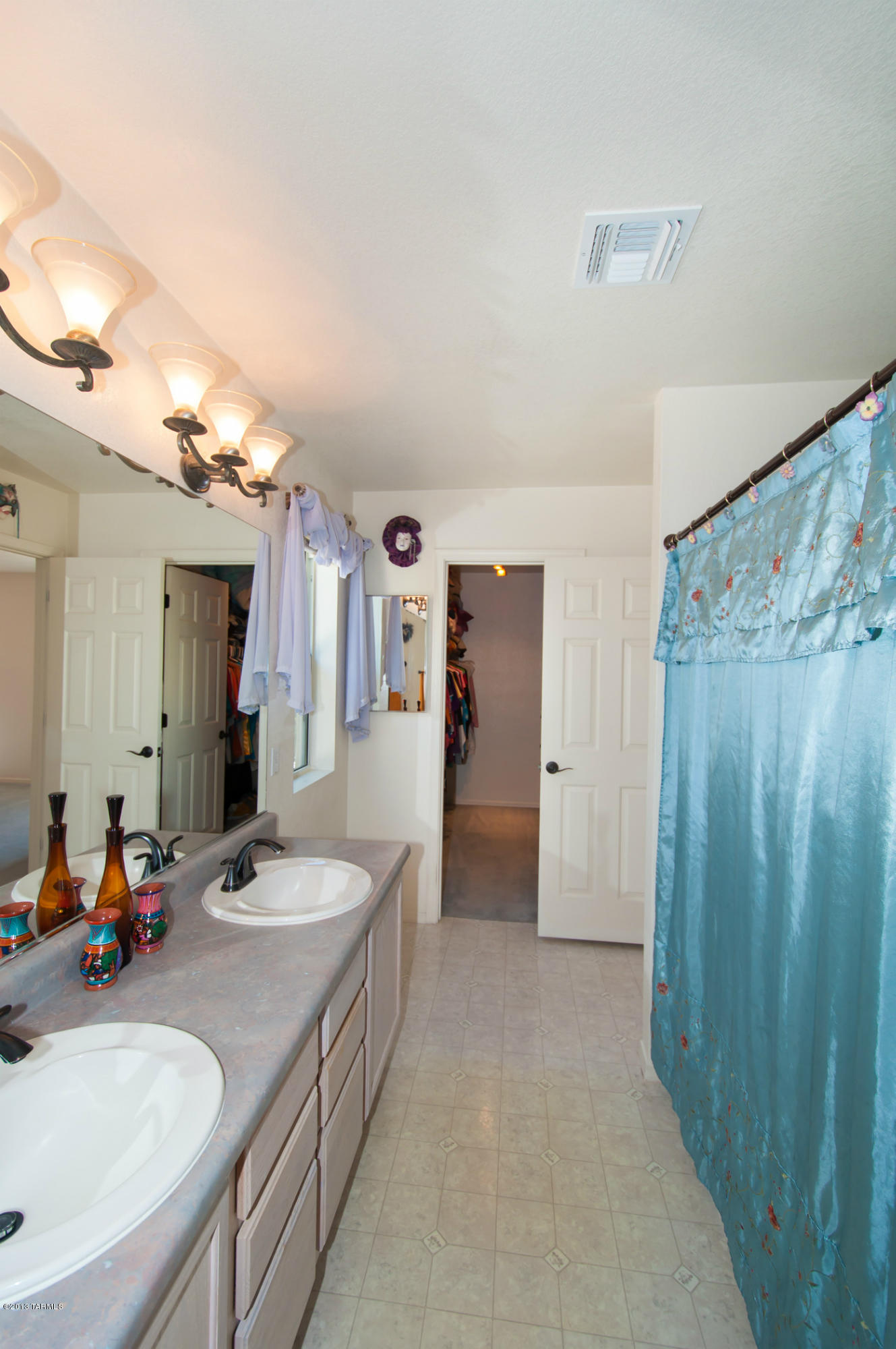 8194 N Stonehill Drive