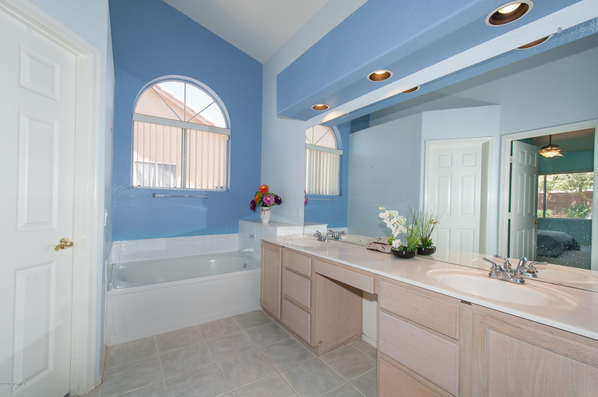 11591 N Copper Creek Drive